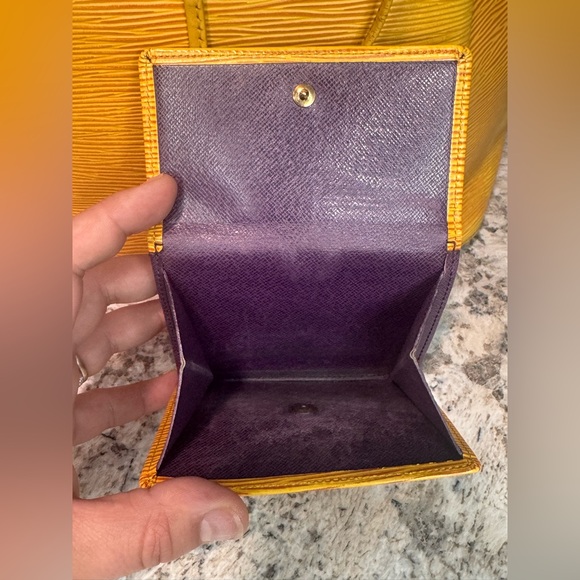 GUC✨LOUIS VUITTON BUNDLE Handbag & Wallet Epi Petit Noe CALLOUTS IN PHOTOS - Picture 12 of 16